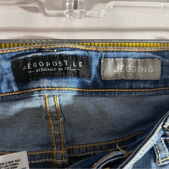 Aeropostale Light Wash 90’s Jegging Denim Blue Jeans Size 14 Regular - Picture 7 of 8
